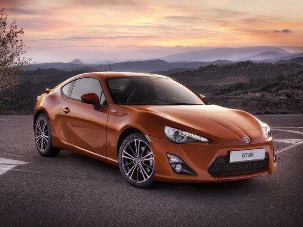 Toyota обновит двигатель и кузов спорткара GT86