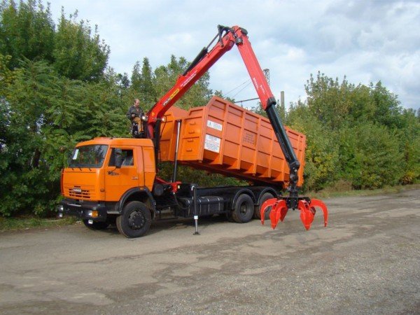 Металлурги обзавелись ломовозами на шасси КАМАЗ