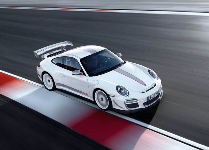 Новый Porsche 911 GT3 RS с увеличенной мощностью