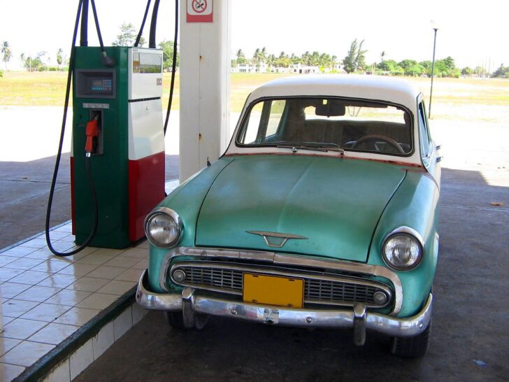 Правительство США расследует рост цен на бензин