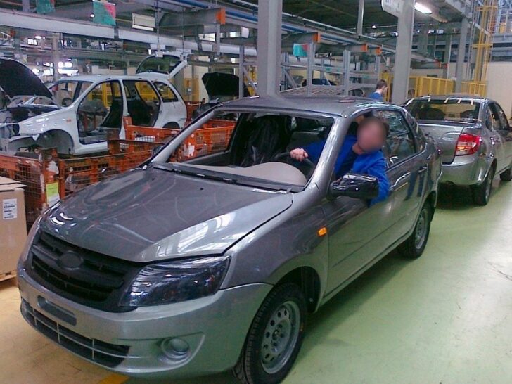 ВАЗ остановит выпуск седана Lada Kalina ради запуска производства Lada Granta
