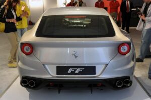 Ferrari FF — вид сзади