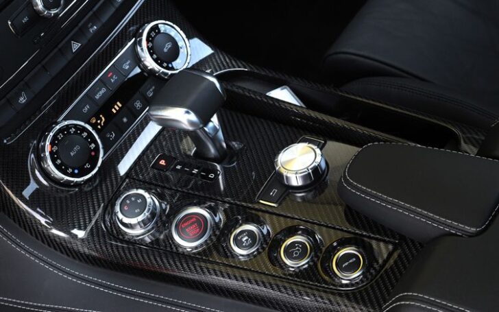 Интерьер Mercedes-Benz SLS AMG