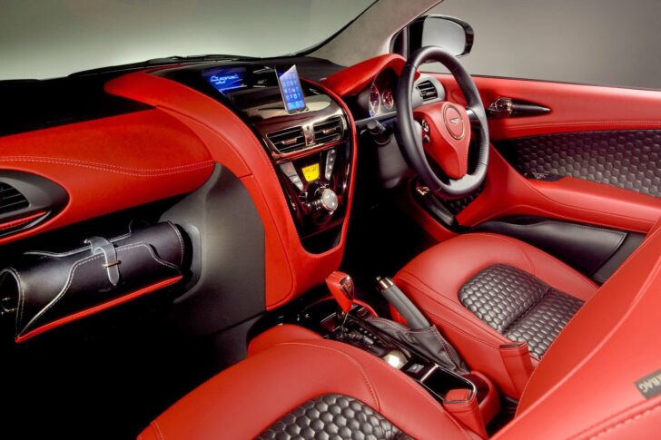 Салон Aston Martin Cygnet