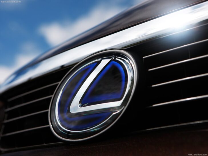 Lexus представит три новые модели