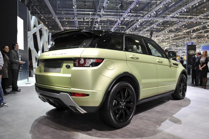 Range Rover Evoque — вид сзади