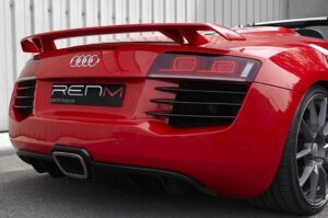 Audi R8 V10 — вид сзади