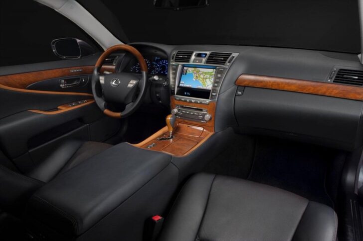 Салон Lexus LS 460 Touring Edition