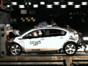 Chevrolet Volt получил 5 звезд в краш-тесте NHTSA