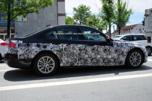 BMW 3 Series — вид сбоку