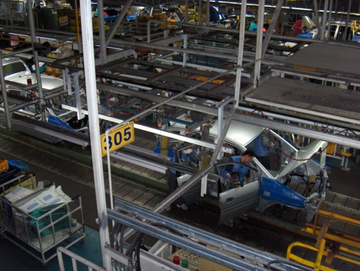 Линия сборки на заводе Hyundai