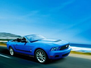 Синий Ford Mustang V6 Sport Appearance