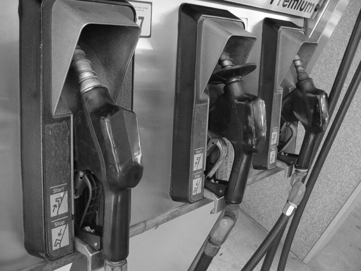 Почему растут цены на бензин и дизельное топливо
