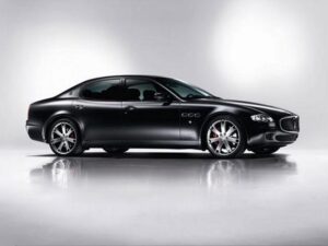Maserati Quattroporte — вид сбоку