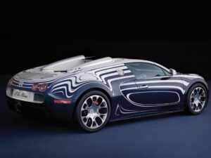 Bugatti Veyron L'Or Blanc — вид сзади и сбоку