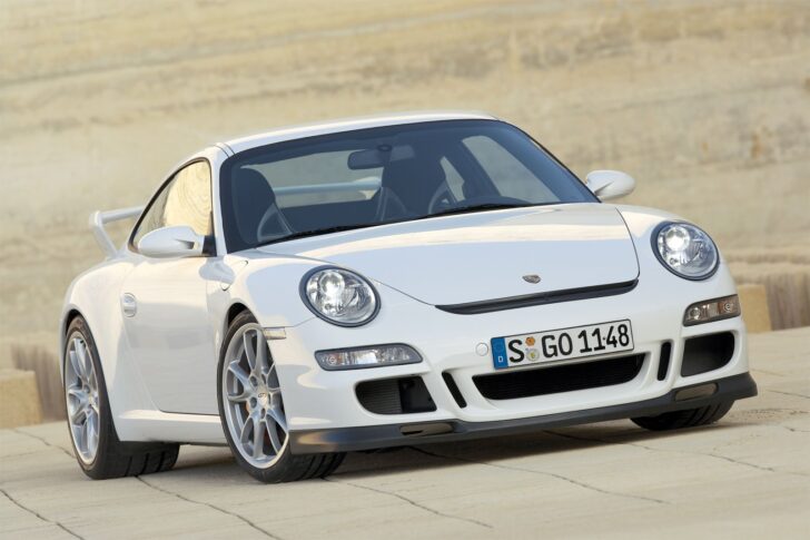 Porsche отзывает спорткары по всему миру из-за ремней безопасности