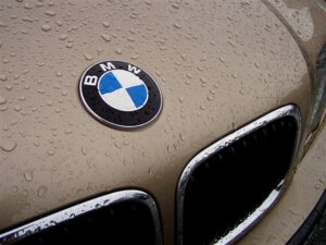 Компании BMW требуются 4000 новых сотрудников