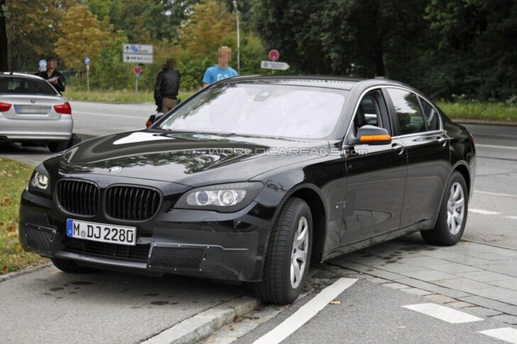 Фотографам удалось запечатлеть новую BMW 7-Series во время тестового заезда