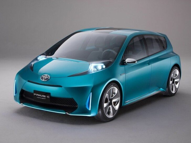 Toyota назвала цену самого экономичного в мире гибридного автомобиля Aqua