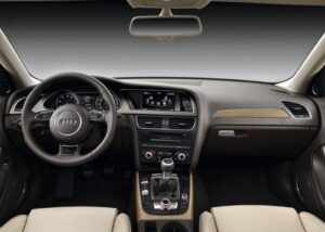 Audi A4 (салон)