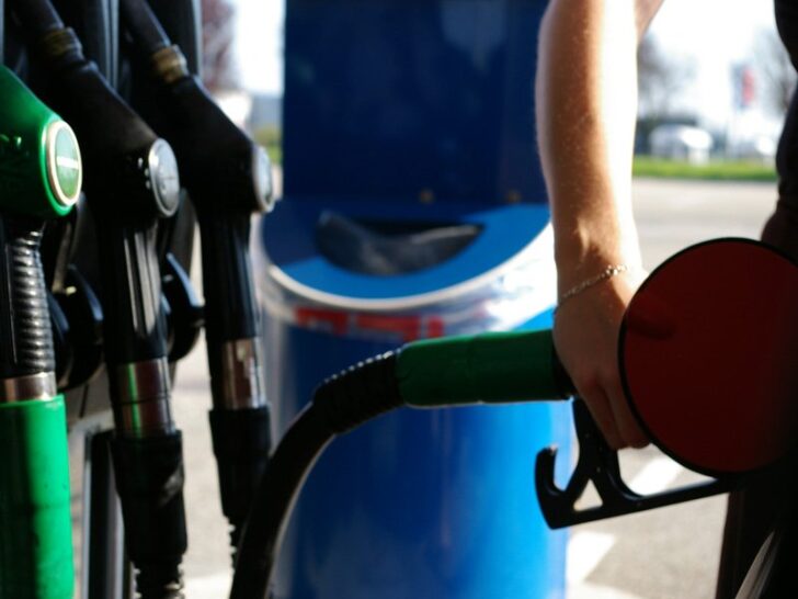 В США цена бензина достигла максимального значения за 2012 год