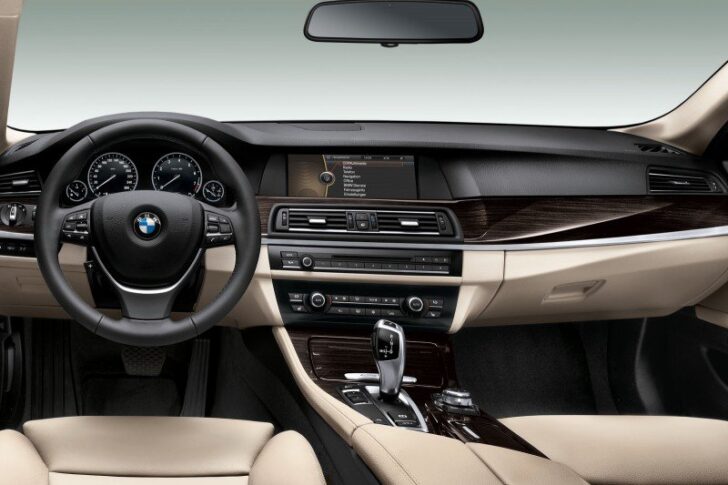 BMW 5 Series ActiveHybrid (передняя панель)