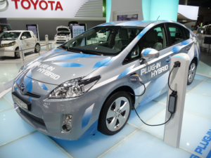 Японцы получат «розеточную» Toyota Prius PHV на новогодние праздники