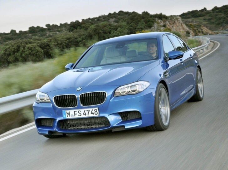 К европейским дилерам стали поступать BMW 5-Series с новыми двигателями