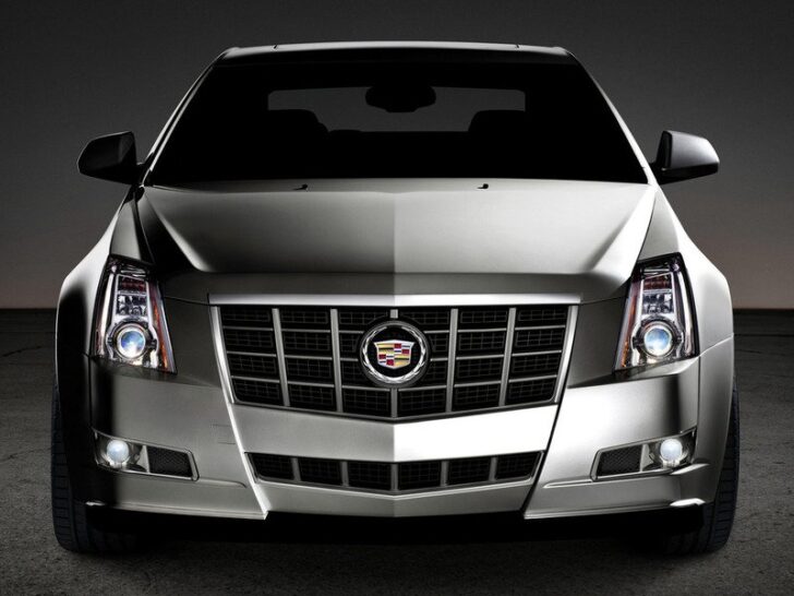2012 Cadillac CTS Touring Edition (вид спереди)