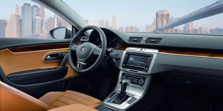 2012 Volkswagen Passat CC (интерьер)