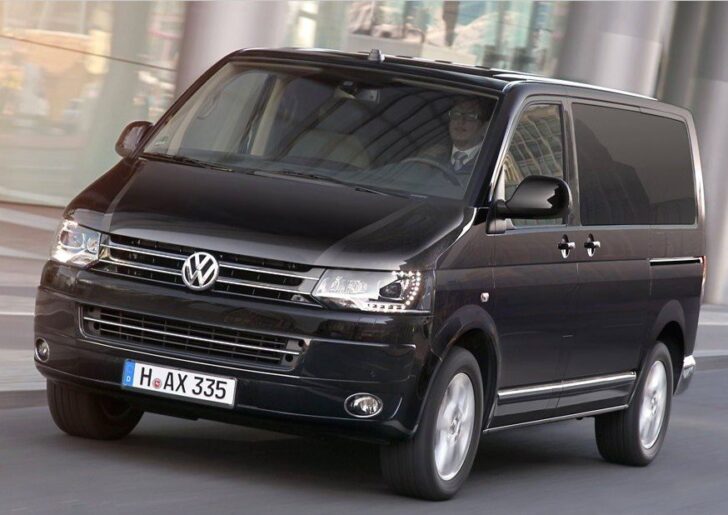Компания Volkswagen представила обновленную версию минивэна премиум-класса Multivan Business