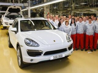 Юбилейный Cayenne выпущен на заводе Porsche