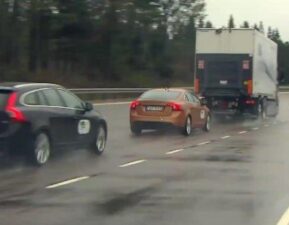 Компания Volvo тестирует необычный «автопилот»