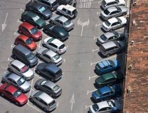 Британские женщины лучше мужчин паркуют автомобили