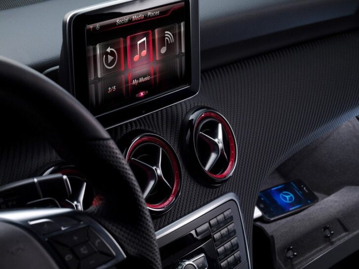 2012 Mercedes Benz A Class — дисплей