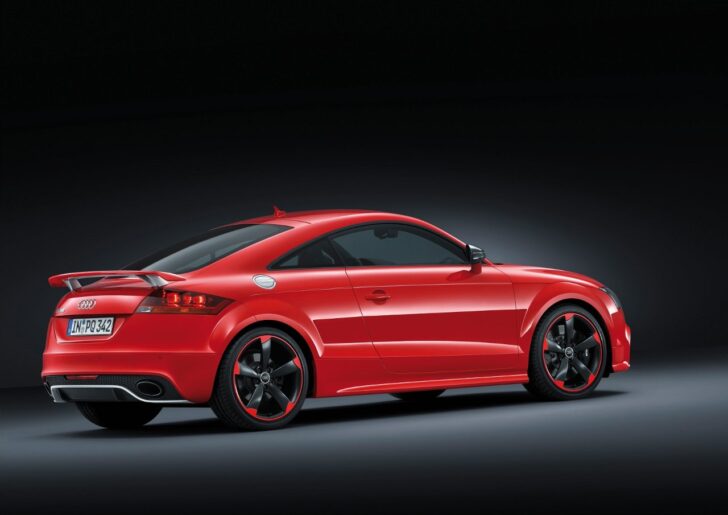 Audi TT RS plus (вид сзади)