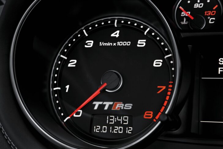 Тахометр Audi TT RS plus
