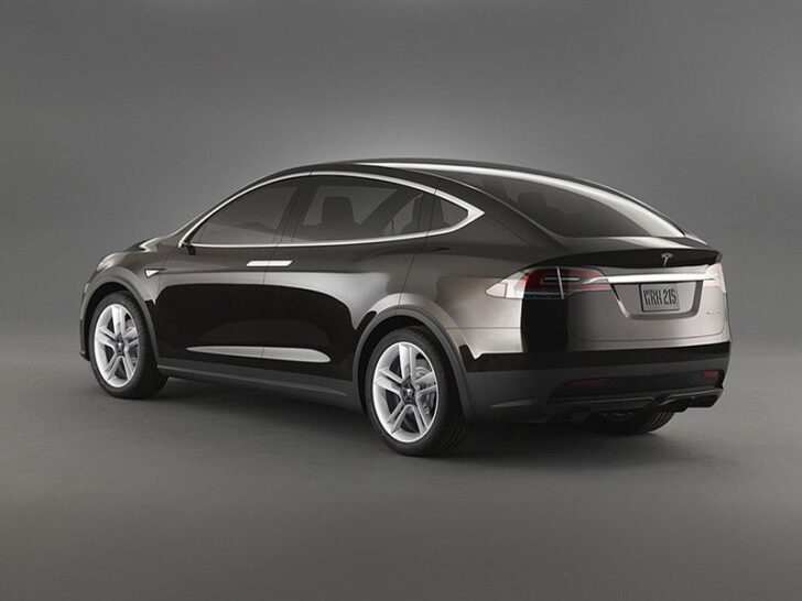 Tesla Model X — вид сбоку