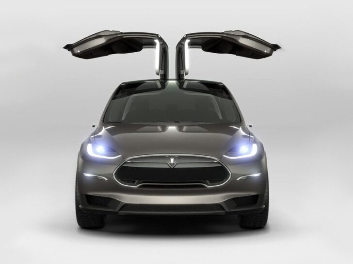 Tesla Model X — вид спереди