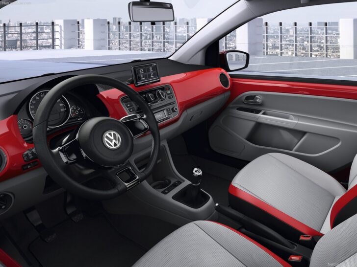 Volkswagen Up! GTI — интерьер