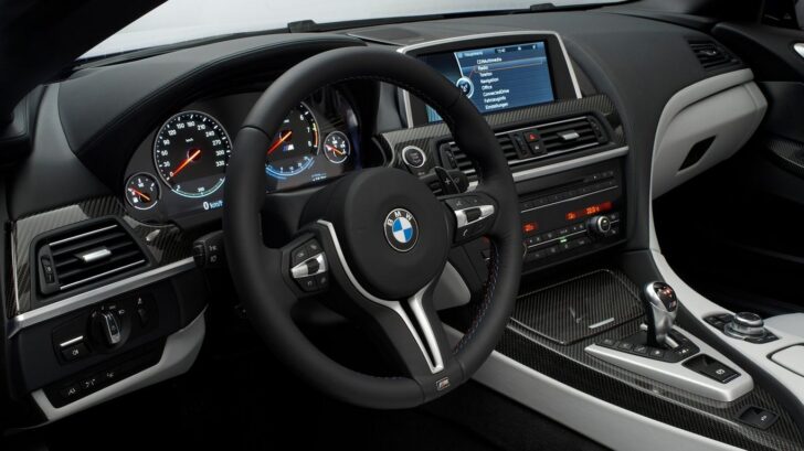 Интерьер кабриолета BMW M6