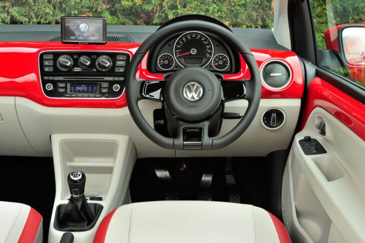 2012 Volkswagen Up! — интерьер