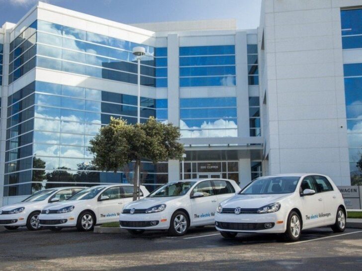 Volkswagen сообщила о начале продаж электрического хэтчбека e-Golf