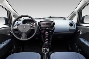 Peugeot iOn — интерьер