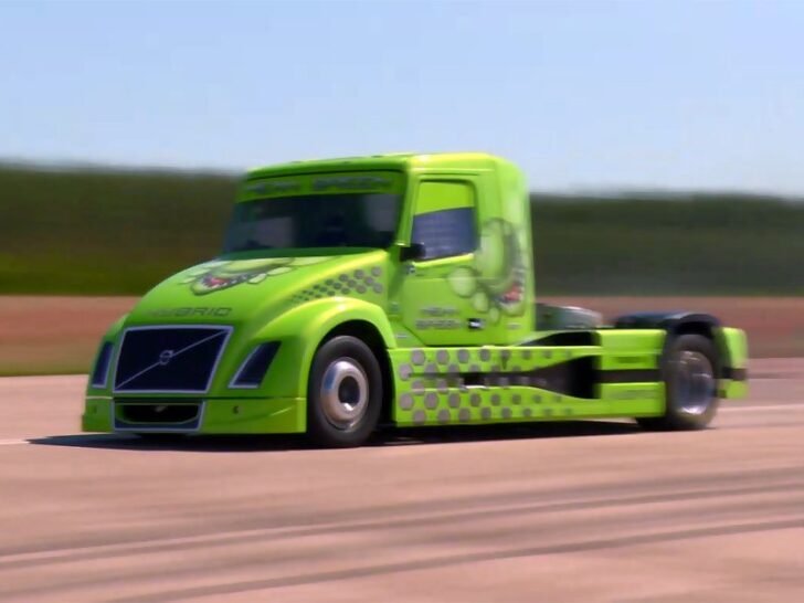 Самый быстрый в мире грузовик Volvo Mean Green намерен побить собственный рекорд скорости
