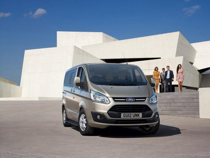 Новый фургон Ford Tourneo: комфорт, практичность, универсальность