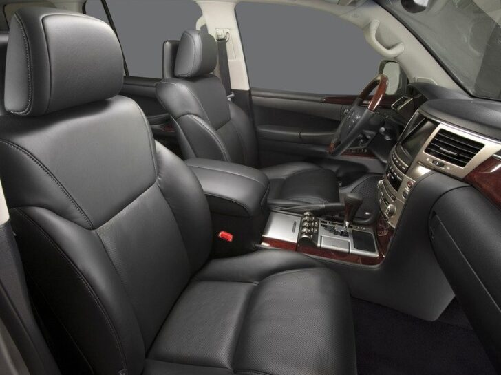 2012 Lexus LX 570 — интерьер