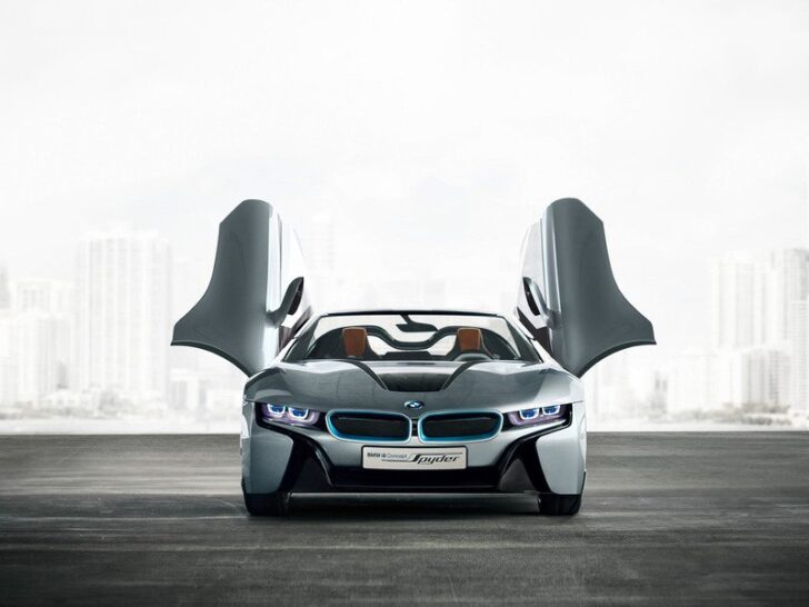 BMW i8 Concept Spyder — вид спереди