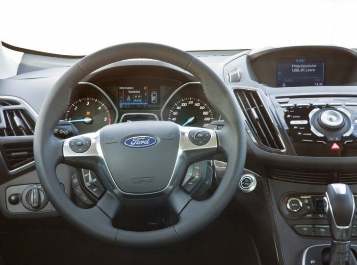 2013 Ford Kuga — интерьер