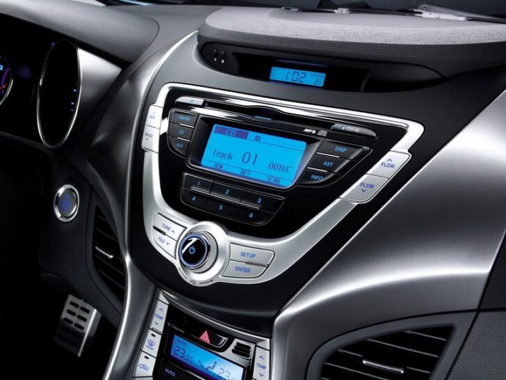 2013 Hyundai Elantra — аудиосистема